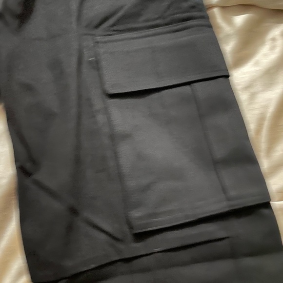 Reputation Studio. Size medium (32) black cargo pants. - Picture 3 of 3